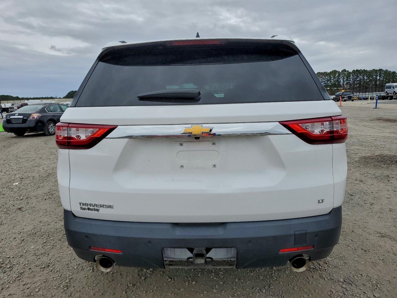 2019 CHEVROLET TRAVERSE LT photo 6