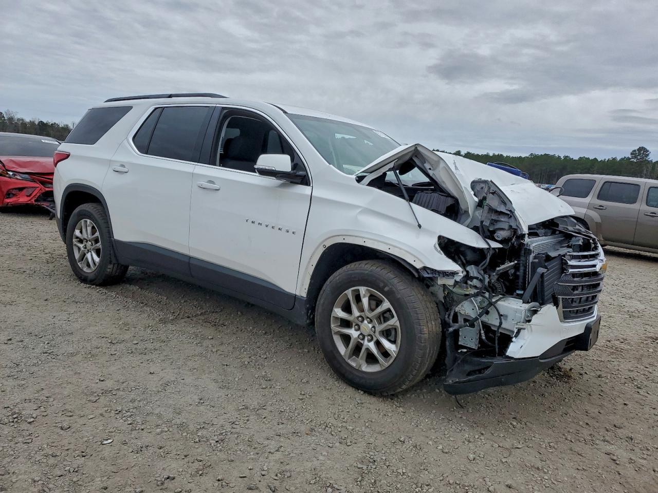 2019 CHEVROLET TRAVERSE LT photo 4