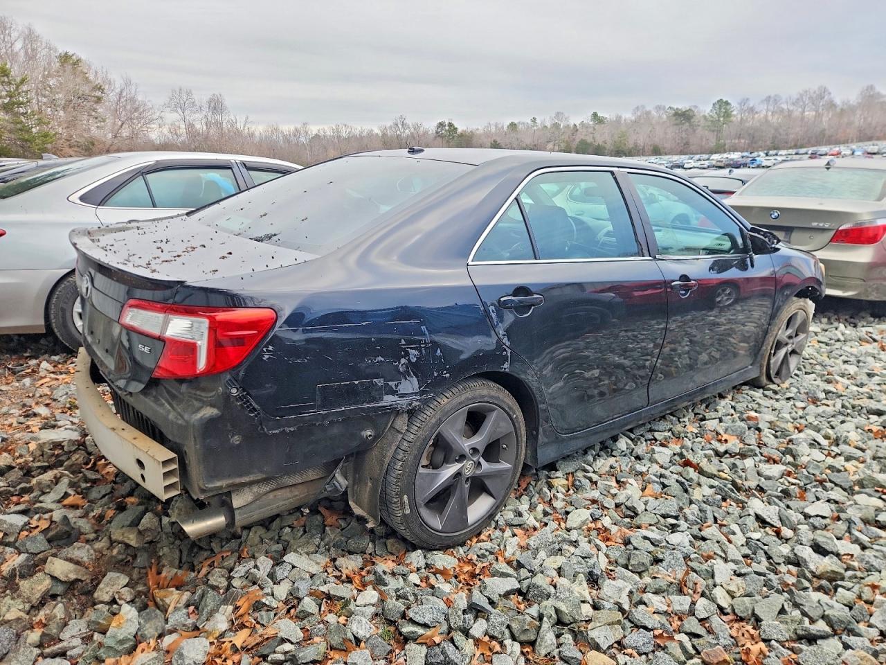 2012 TOYOTA CAMRY BASE photo 3