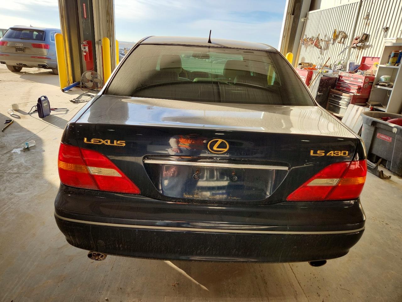 2001 LEXUS LS 430 photo 6