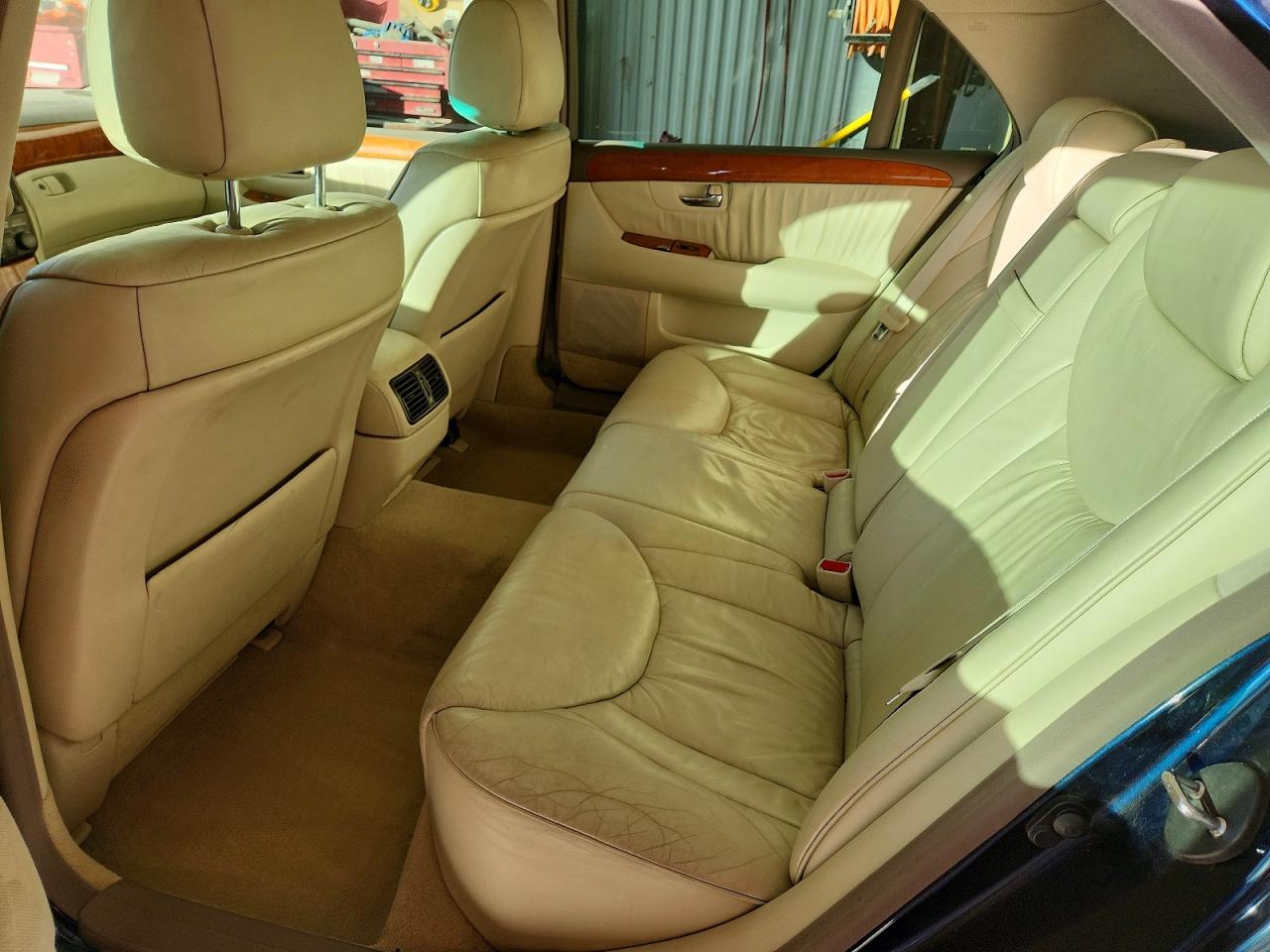 2001 LEXUS LS 430 photo 10