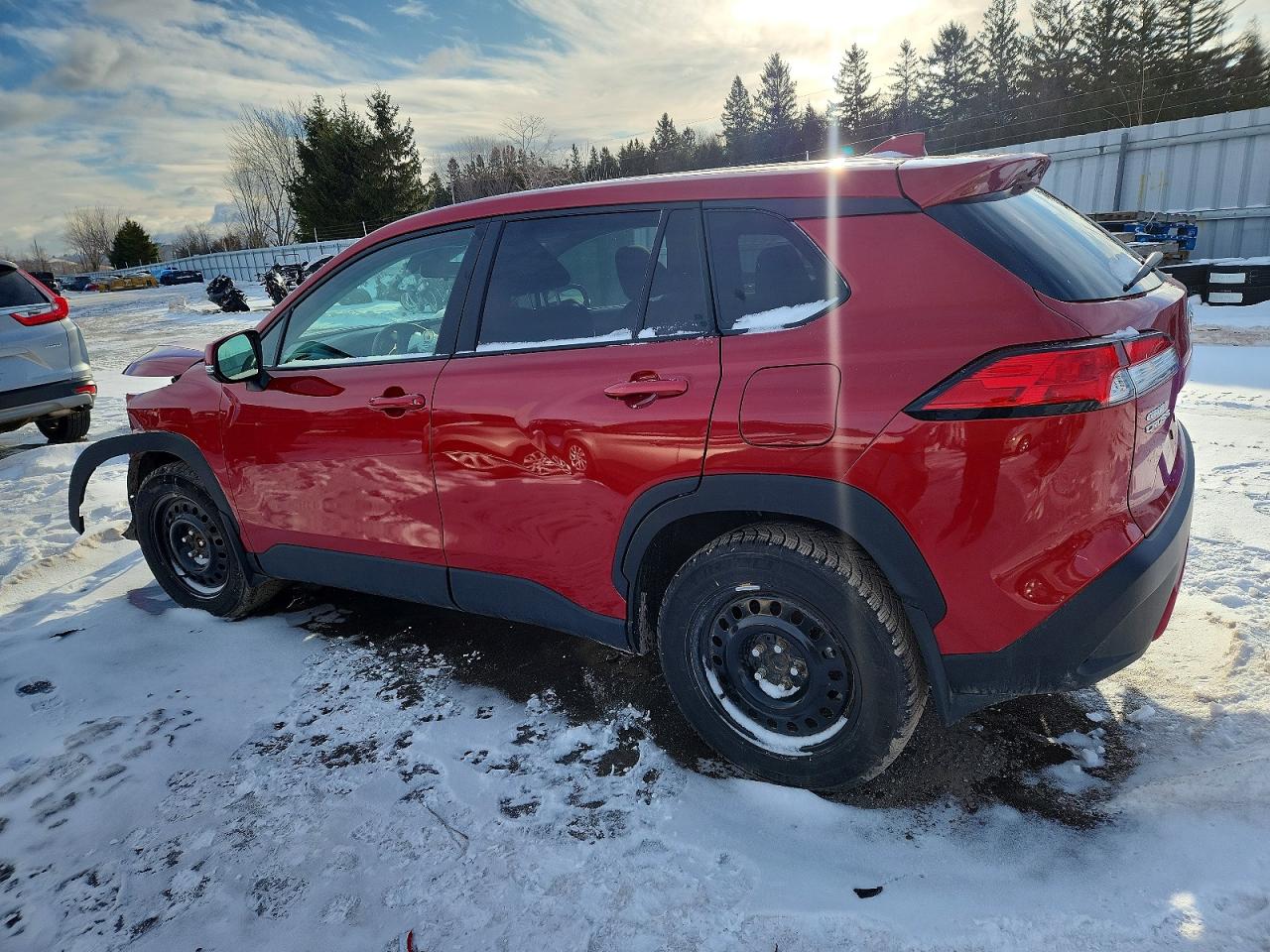 2024 TOYOTA COROLLA CROSS LE photo 2