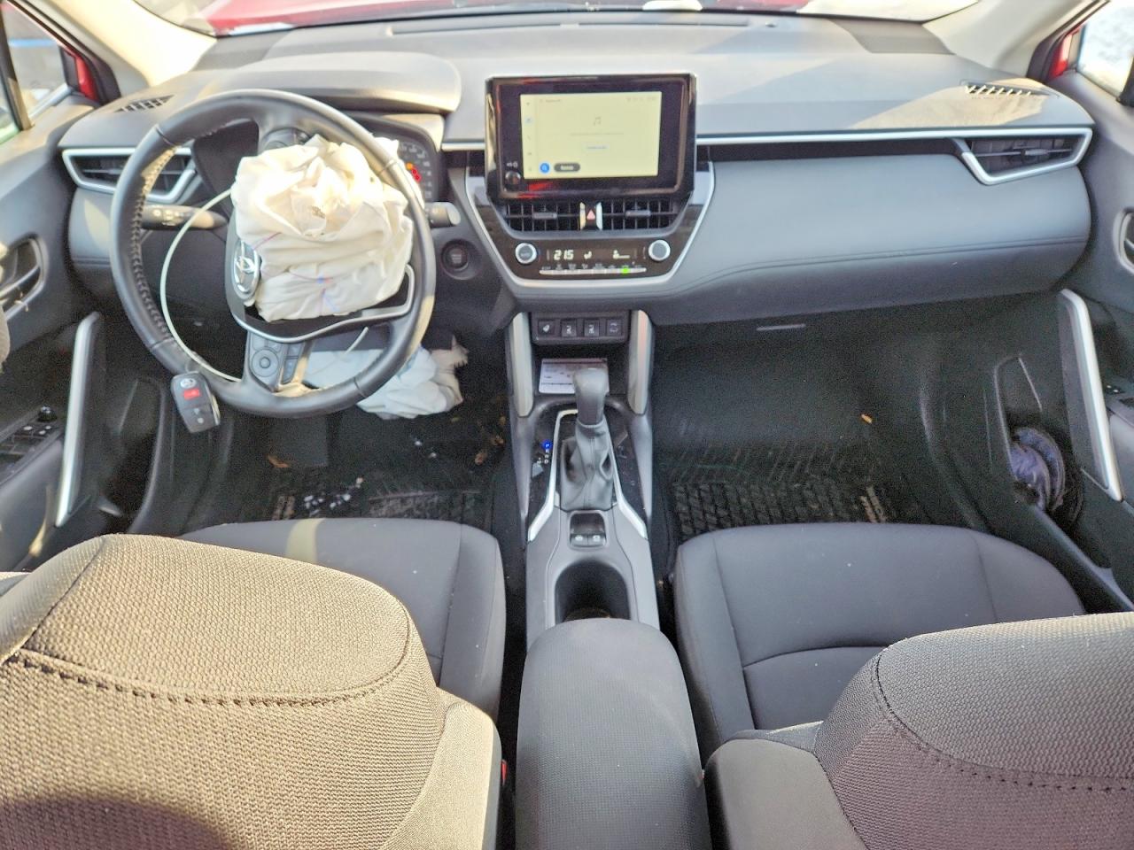 2024 TOYOTA COROLLA CROSS LE photo 8