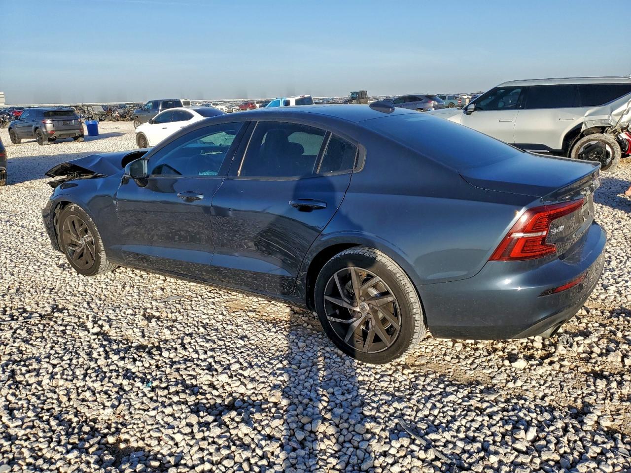 2019 VOLVO S60 T5 MOMENTUM photo 2