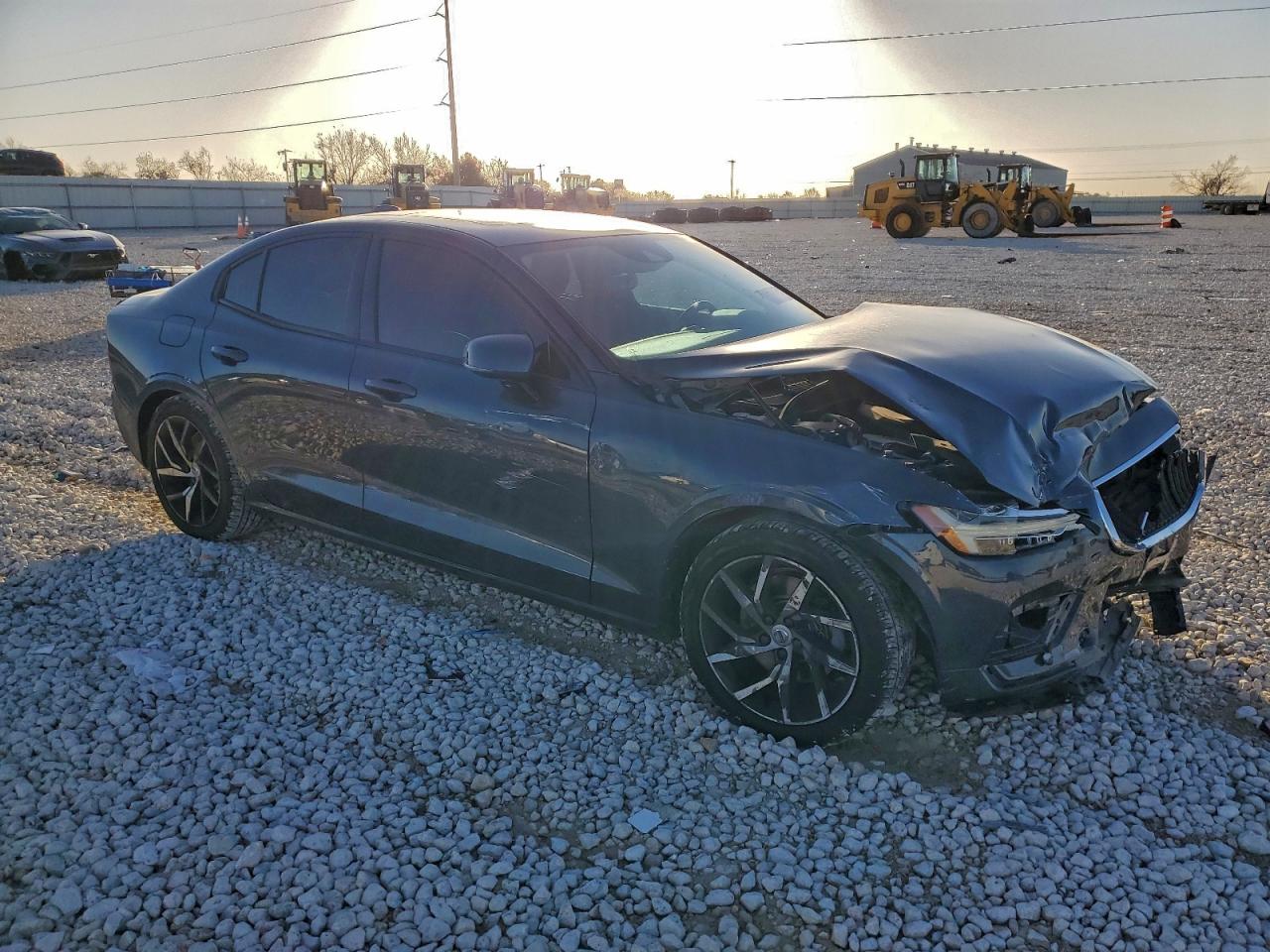 2019 VOLVO S60 T5 MOMENTUM photo 4