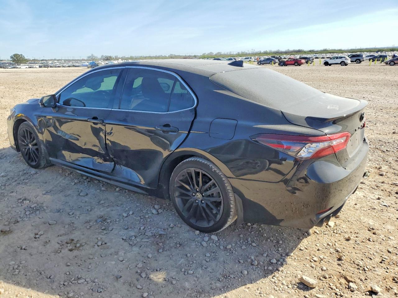 2021 TOYOTA CAMRY XSE photo 2