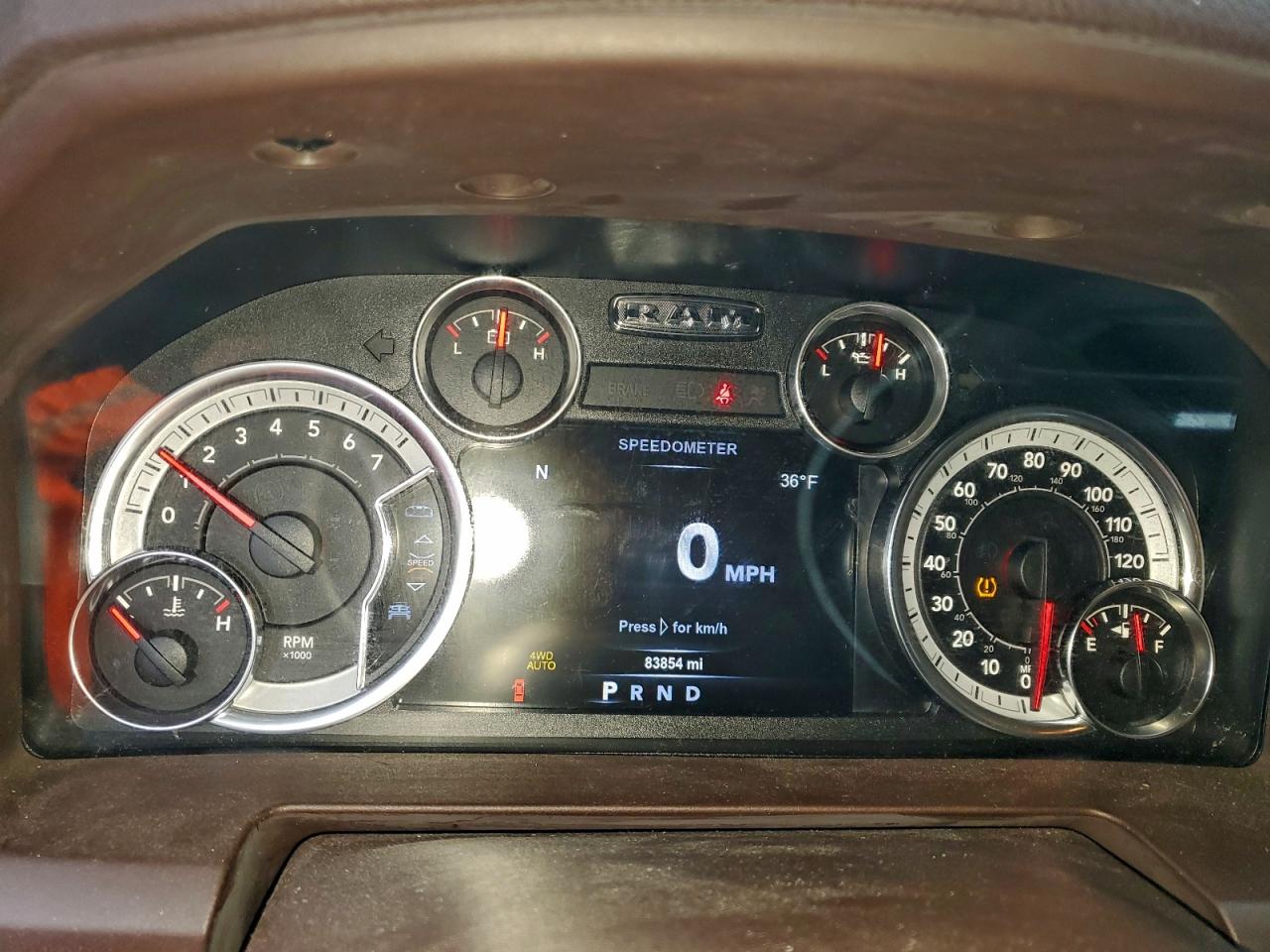 2017 RAM 1500 SLT photo 9