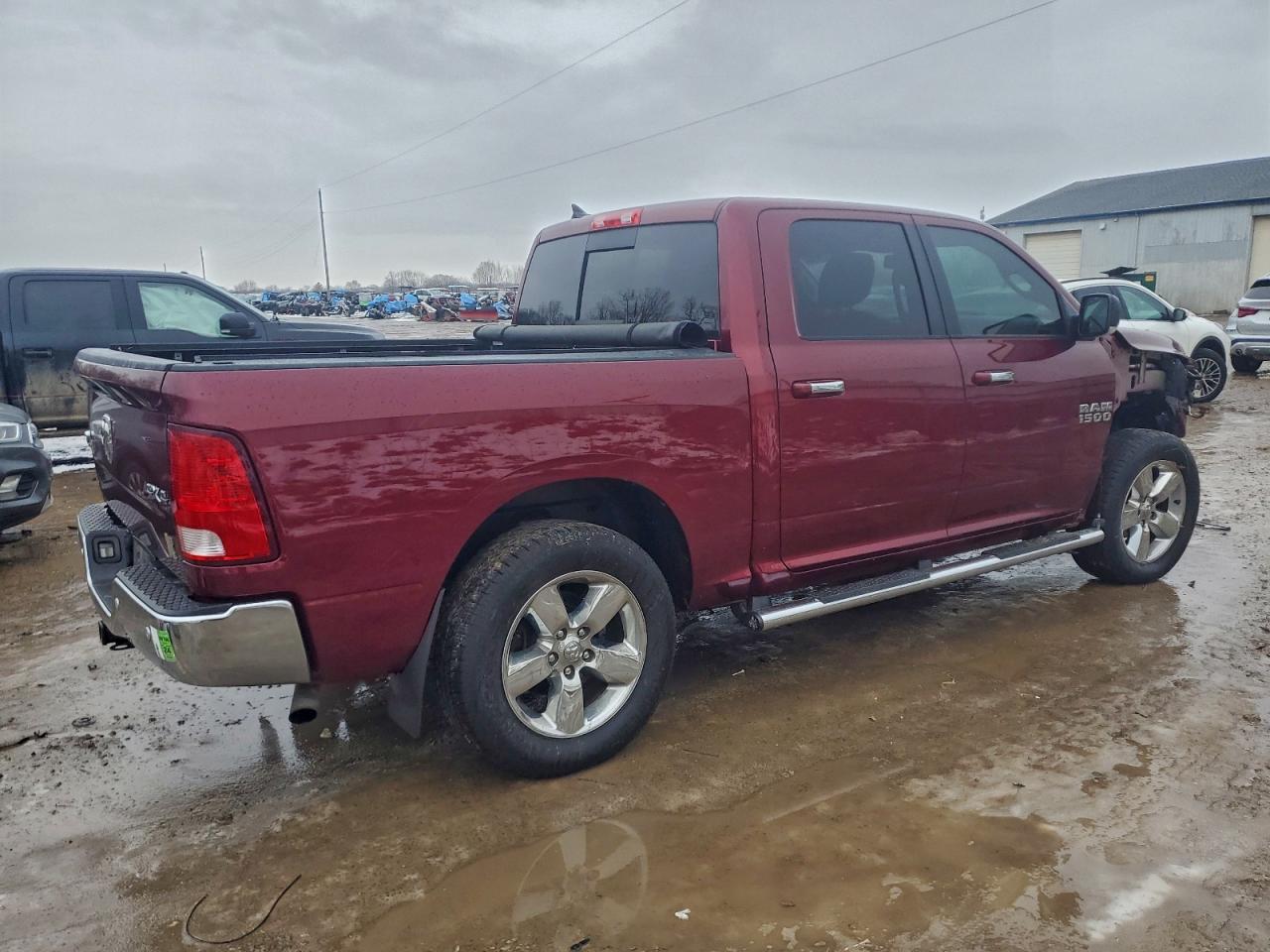 2017 RAM 1500 SLT photo 3