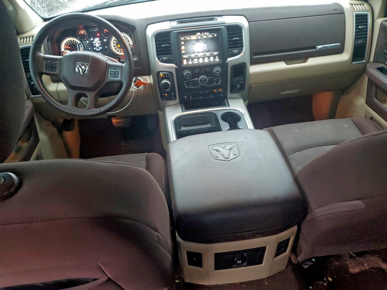 2017 RAM 1500 SLT photo 8