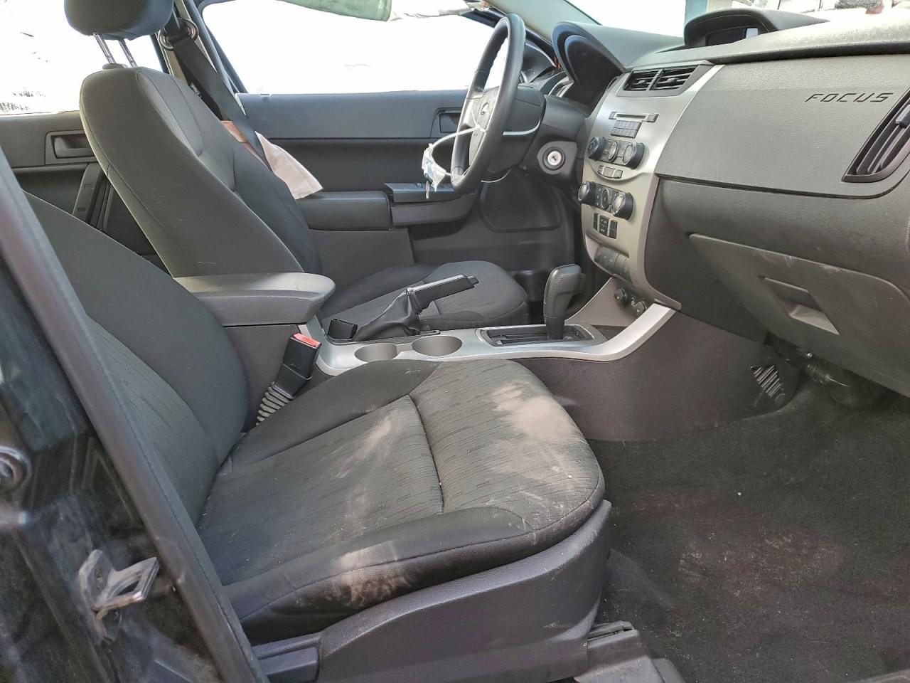 2008 FORD FOCUS SE photo 7