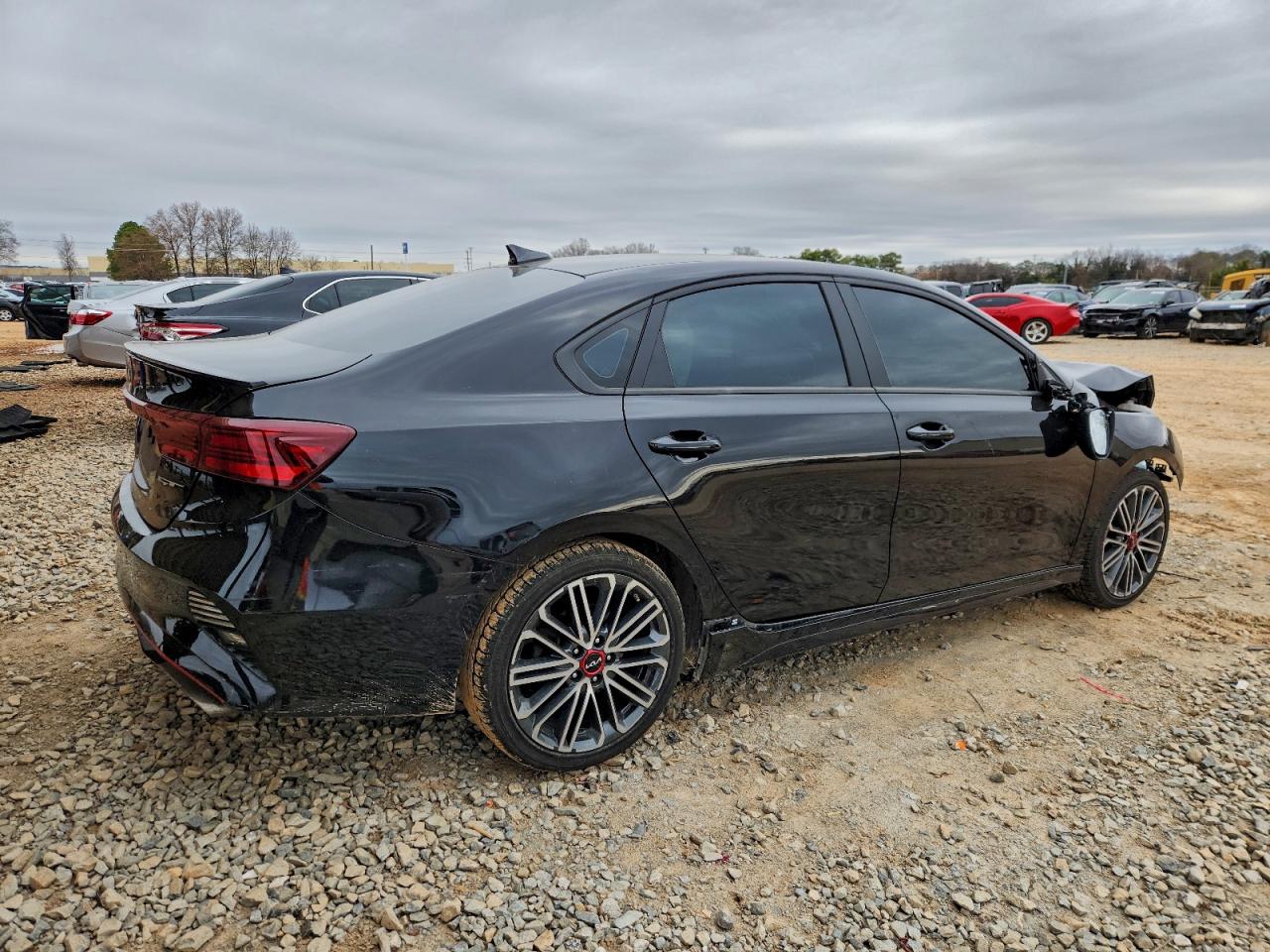 2023 KIA FORTE GT photo 3