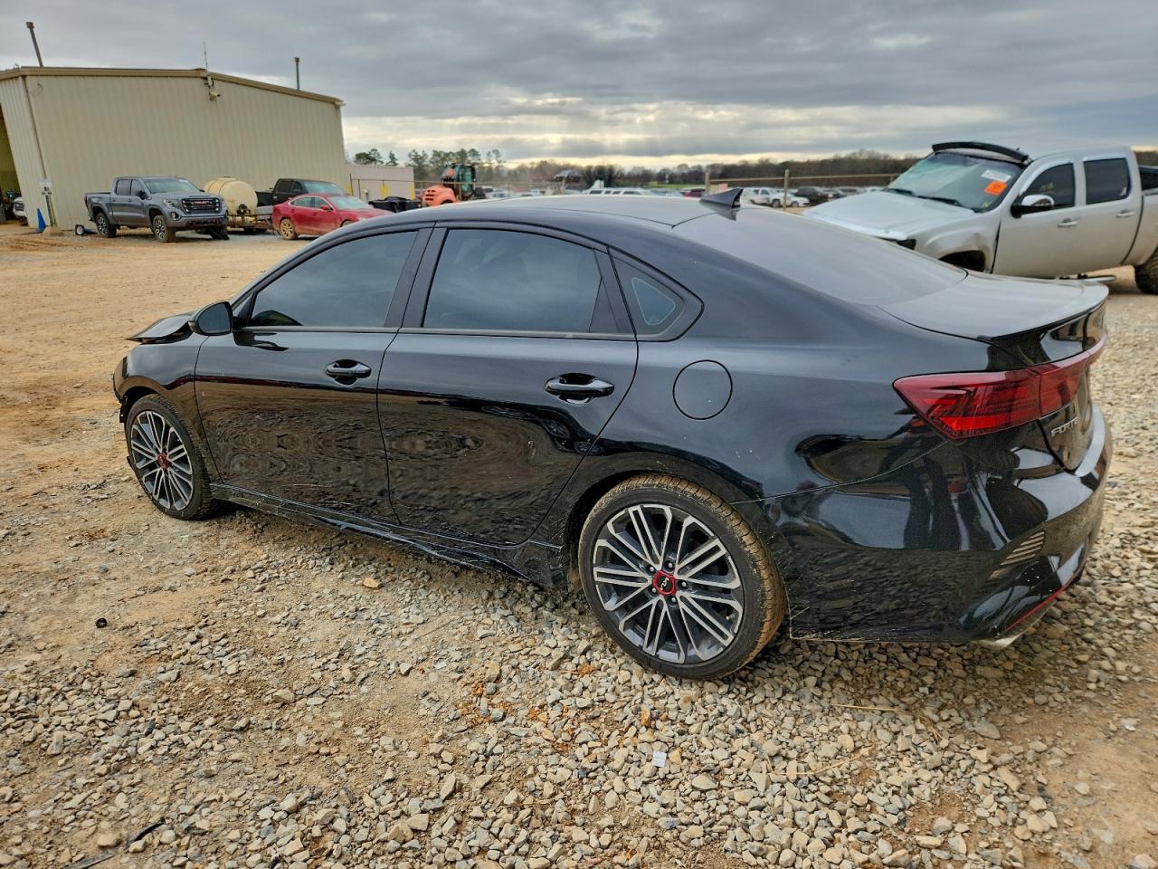 2023 KIA FORTE GT photo 2