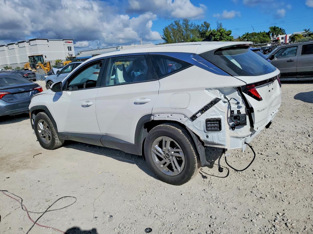 2025 HYUNDAI TUCSON SE photo 2
