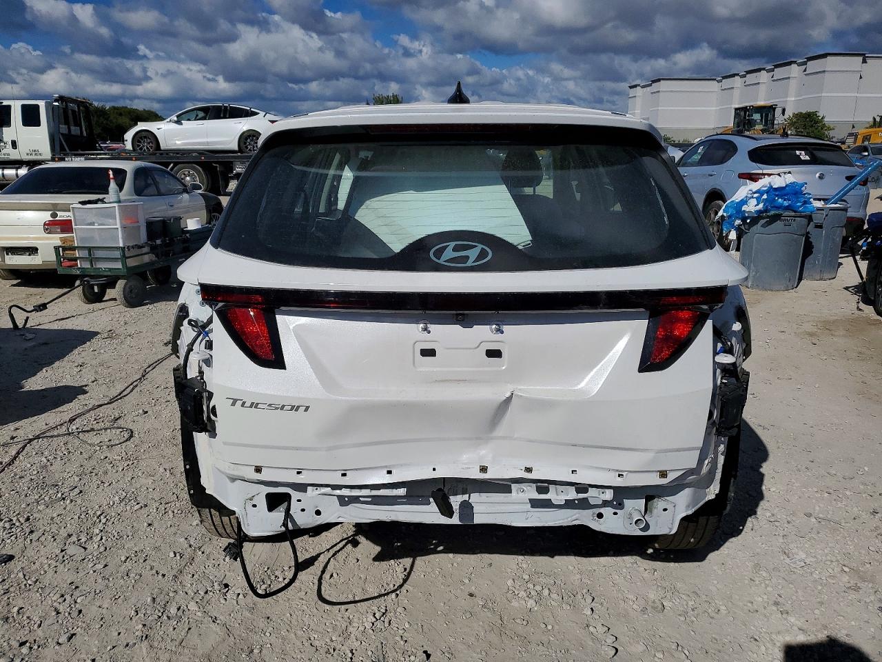 2025 HYUNDAI TUCSON SE photo 6