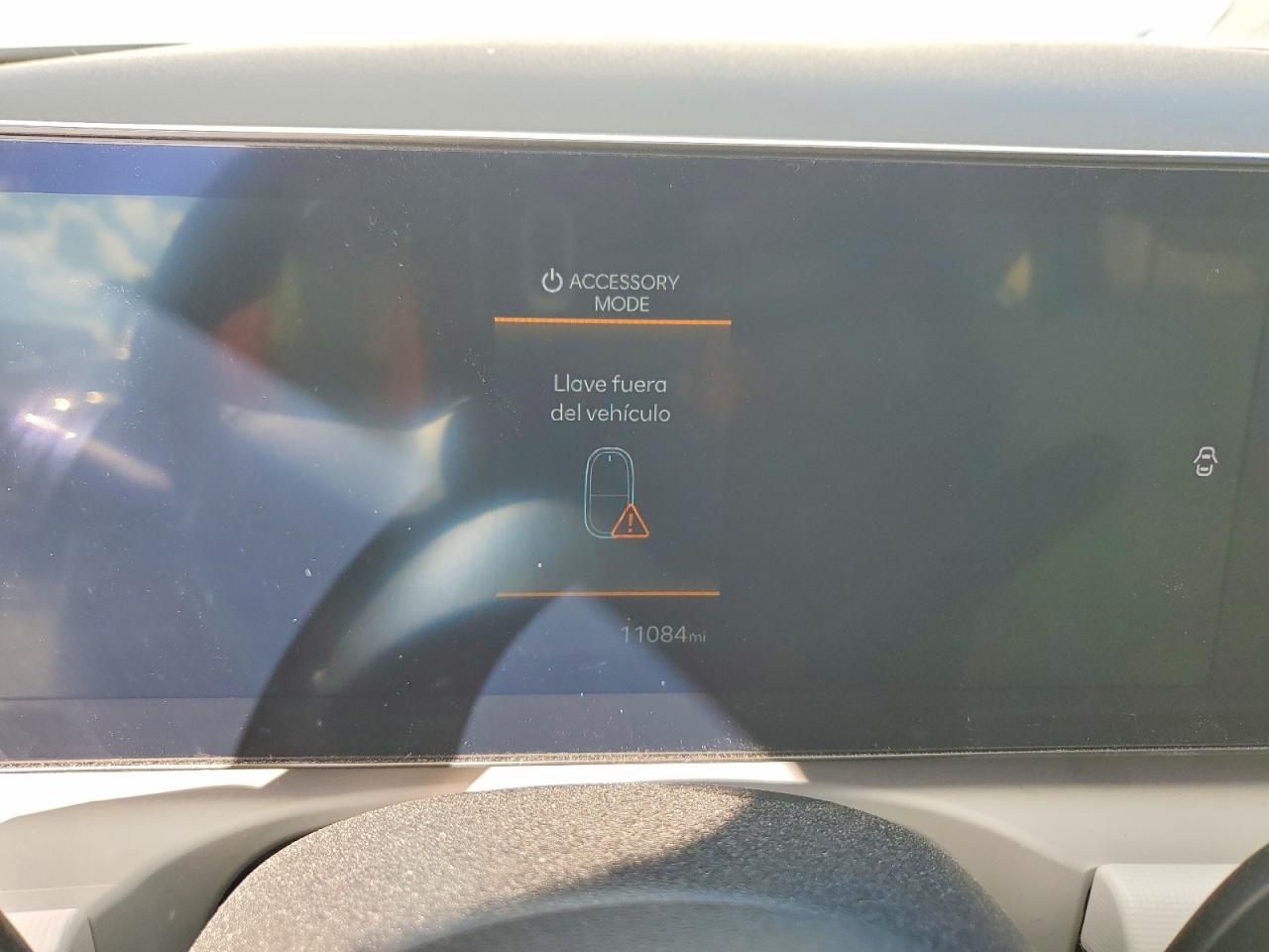 2025 HYUNDAI TUCSON SE photo 9
