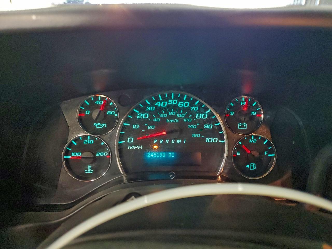 2016 GMC SAVANA G2500 photo 9