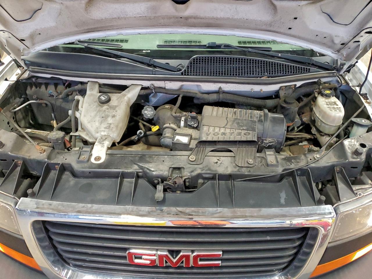 2016 GMC SAVANA G2500 photo 12