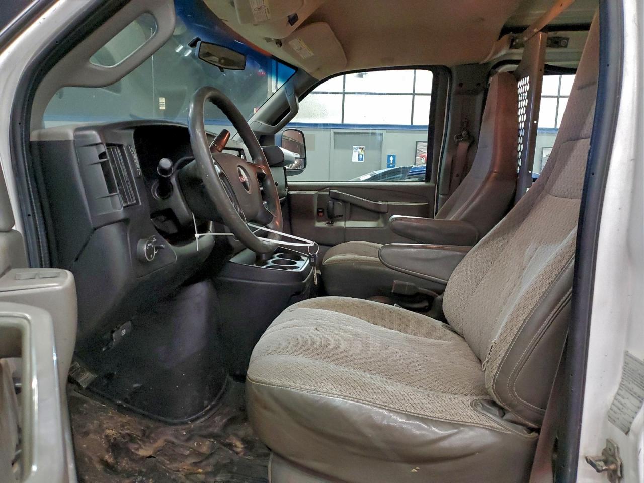 2016 GMC SAVANA G2500 photo 7