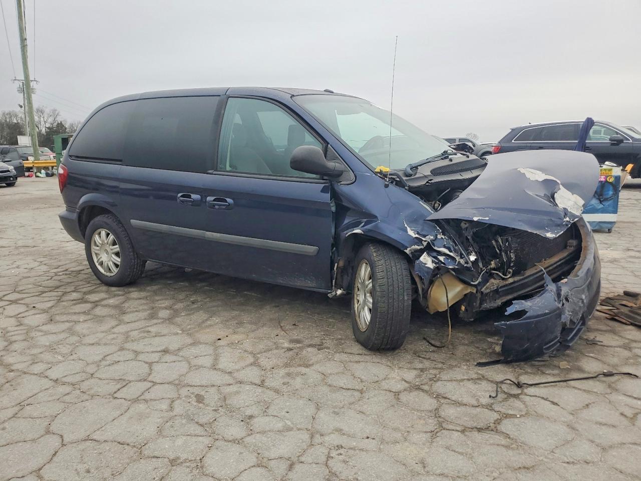 2006 CHRYSLER TOWN & COUNTRY photo 4
