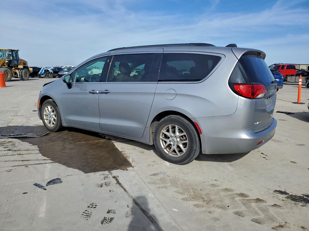 2021 CHRYSLER VOYAGER LXI photo 2