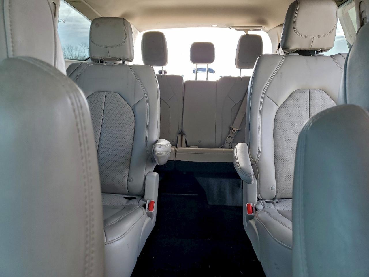 2021 CHRYSLER VOYAGER LXI photo 10