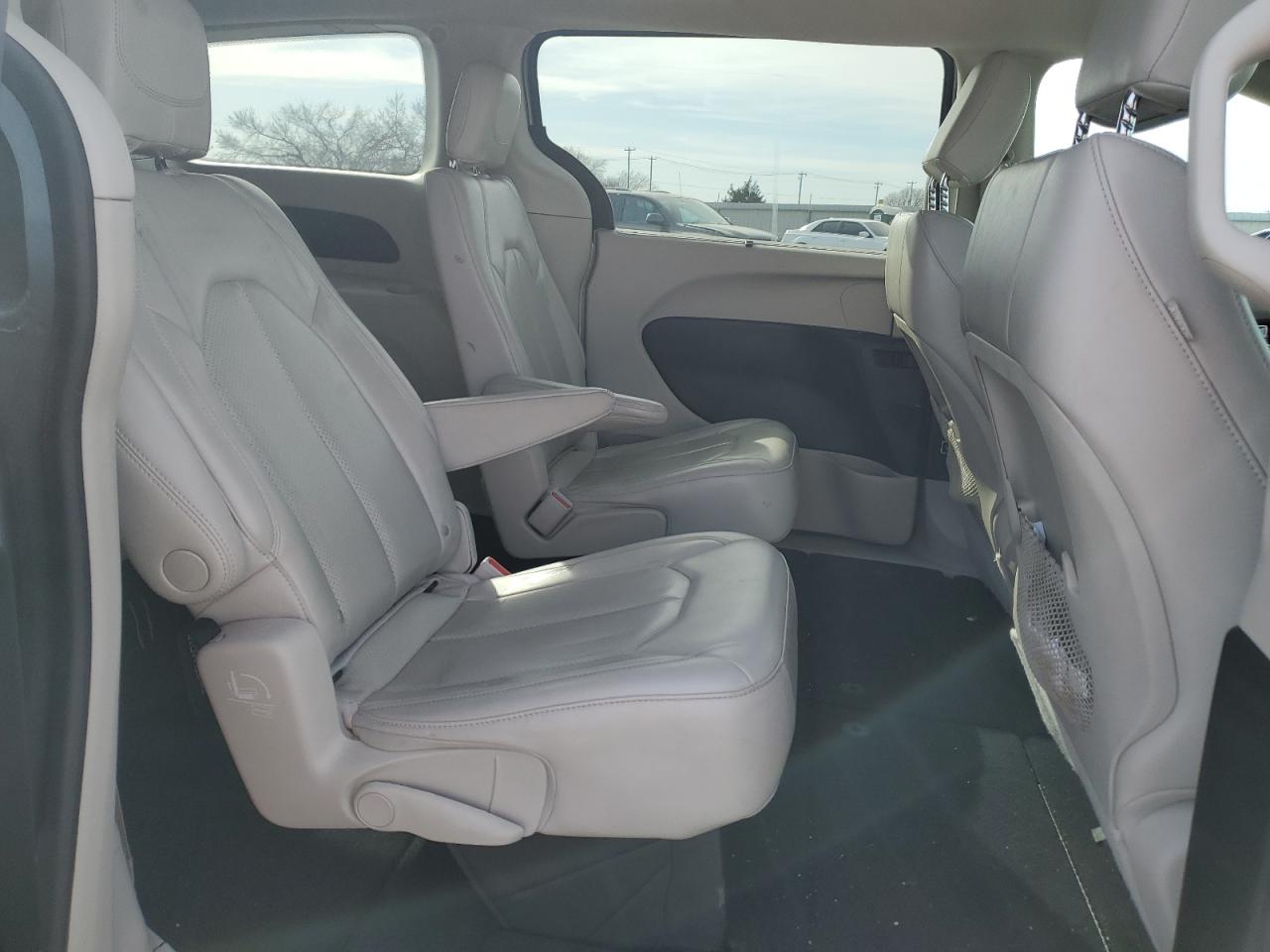 2021 CHRYSLER VOYAGER LXI photo 11