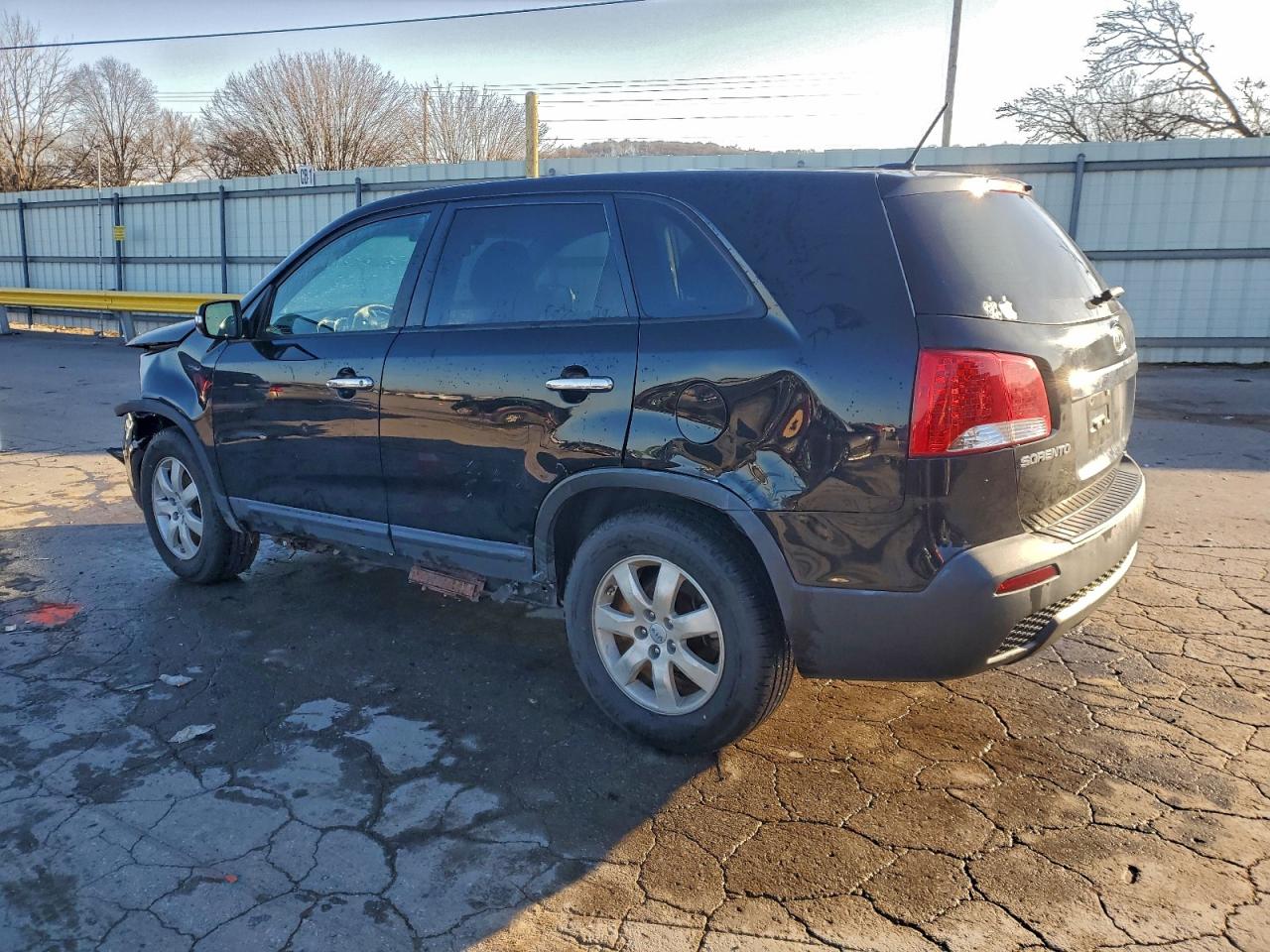 2012 KIA SORENTO BASE photo 2