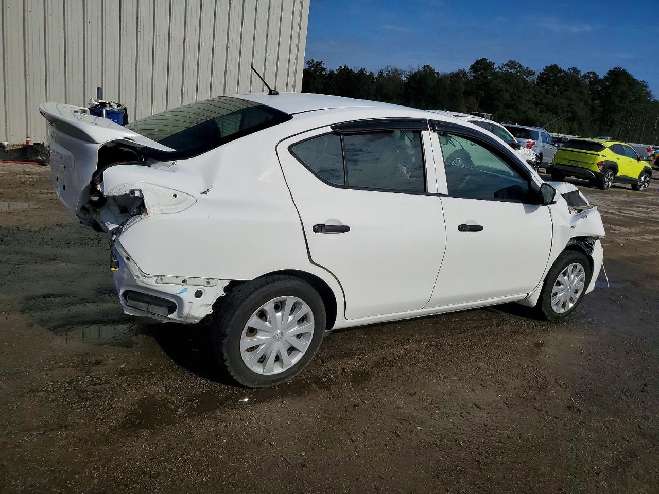 2018 NISSAN VERSA S PLUS photo 3