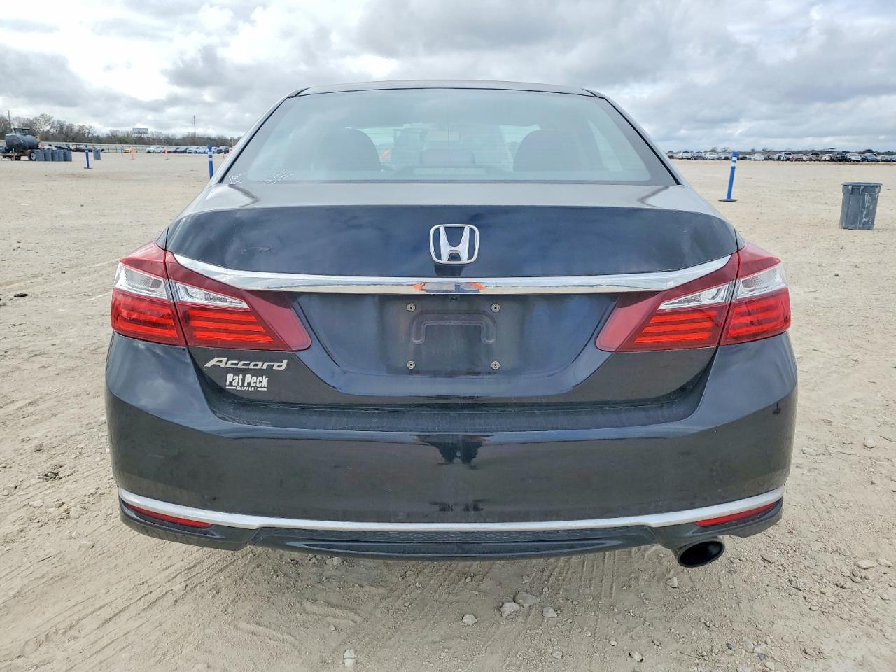 2017 HONDA ACCORD LX photo 6