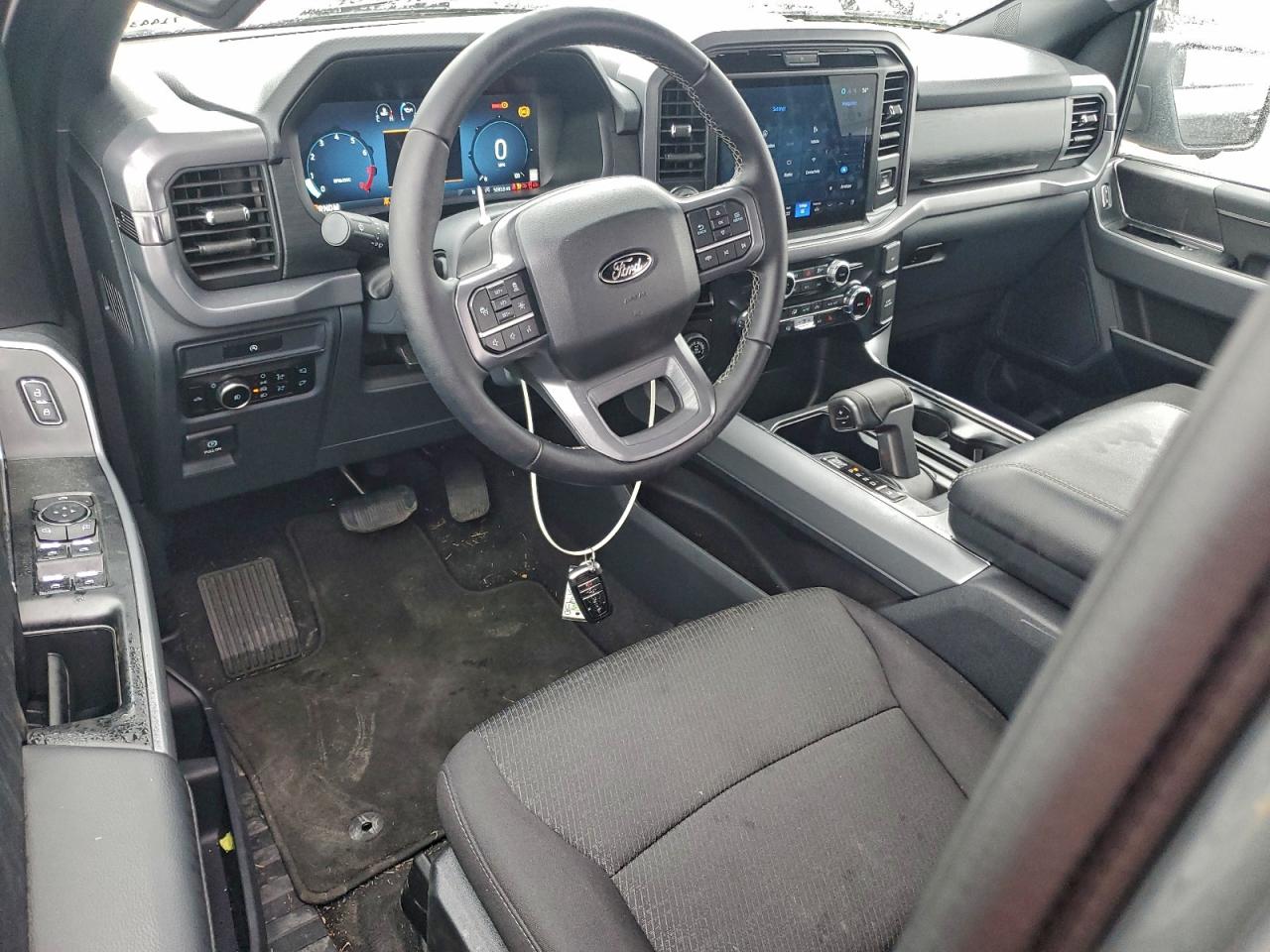 2025 FORD F150 XLT photo 8