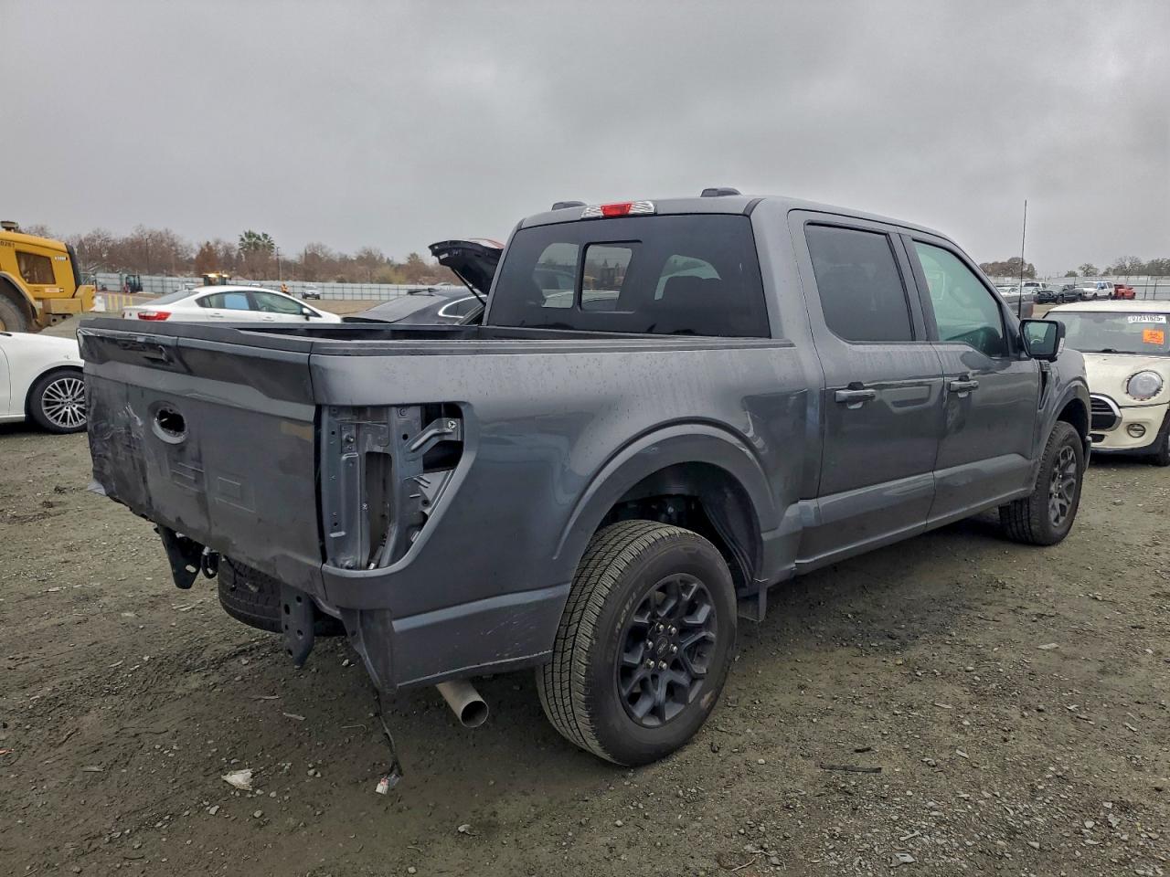 2025 FORD F150 XLT photo 3