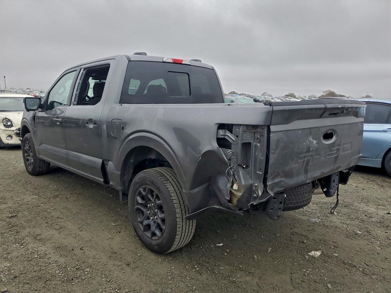 2025 FORD F150 XLT photo 2