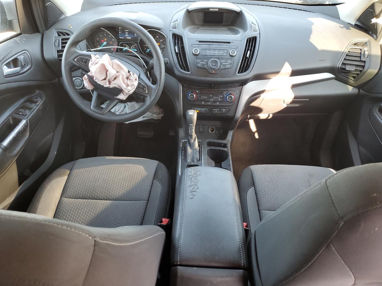 2017 FORD ESCAPE SE photo 8