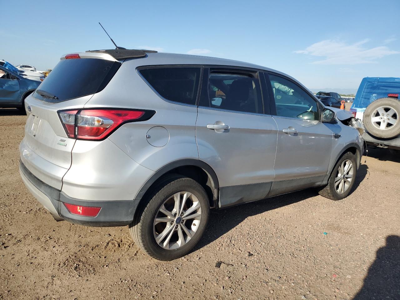 2017 FORD ESCAPE SE photo 3