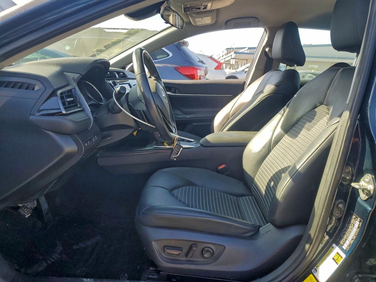 2020 TOYOTA CAMRY SE photo 7