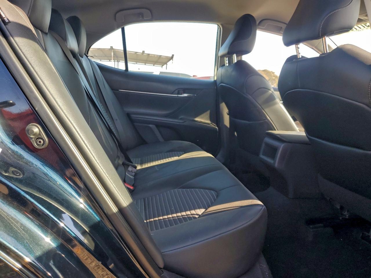 2020 TOYOTA CAMRY SE photo 10