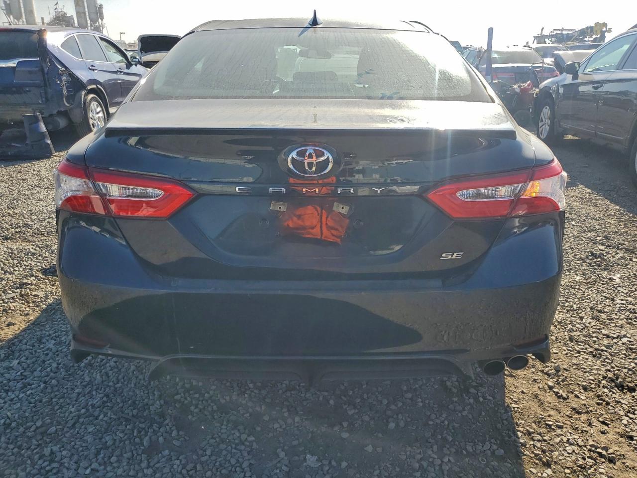 2020 TOYOTA CAMRY SE photo 6