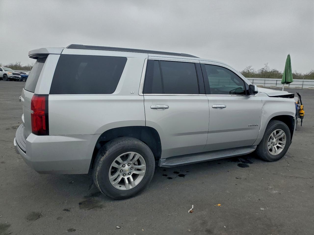 2016 CHEVROLET TAHOE C1500 LT photo 3