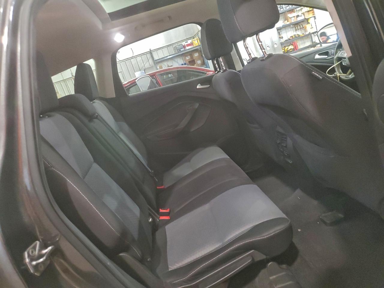 2017 FORD ESCAPE SE photo 10