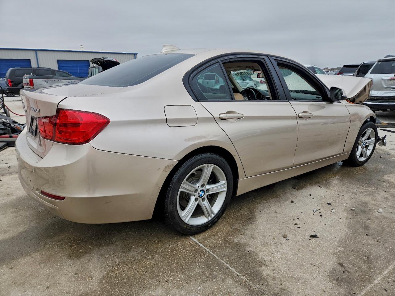 2014 BMW 320 I photo 3