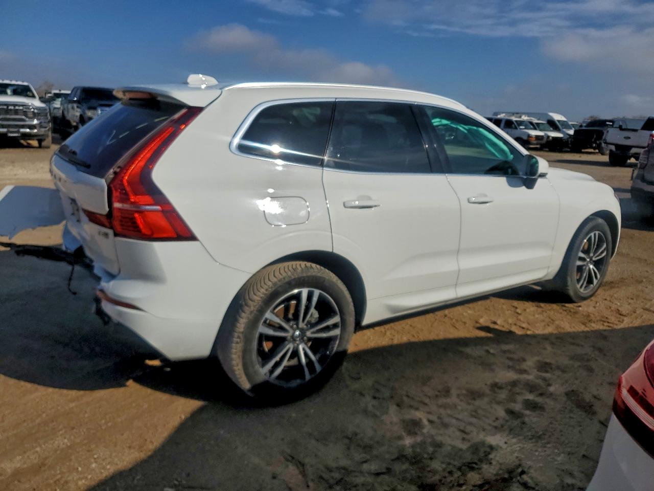2021 VOLVO XC60 T5 MOMENTUM photo 3
