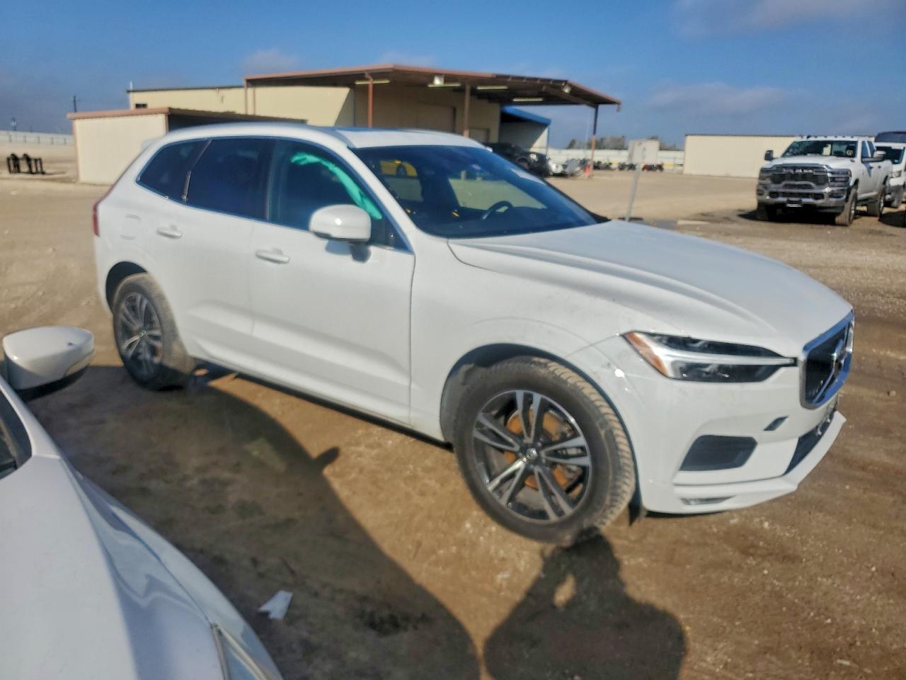 2021 VOLVO XC60 T5 MOMENTUM photo 4