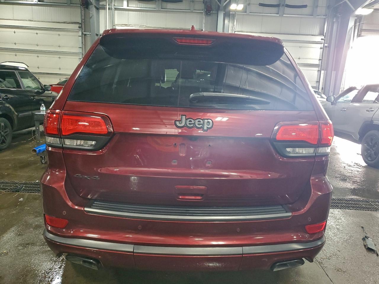 2019 JEEP GRAND CHEROKEE OVERLAND photo 11