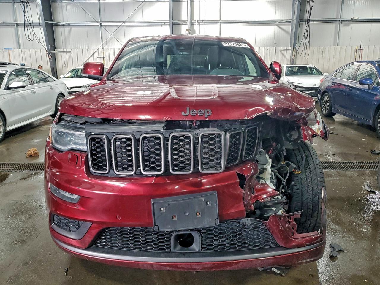 2019 JEEP GRAND CHEROKEE OVERLAND photo 9