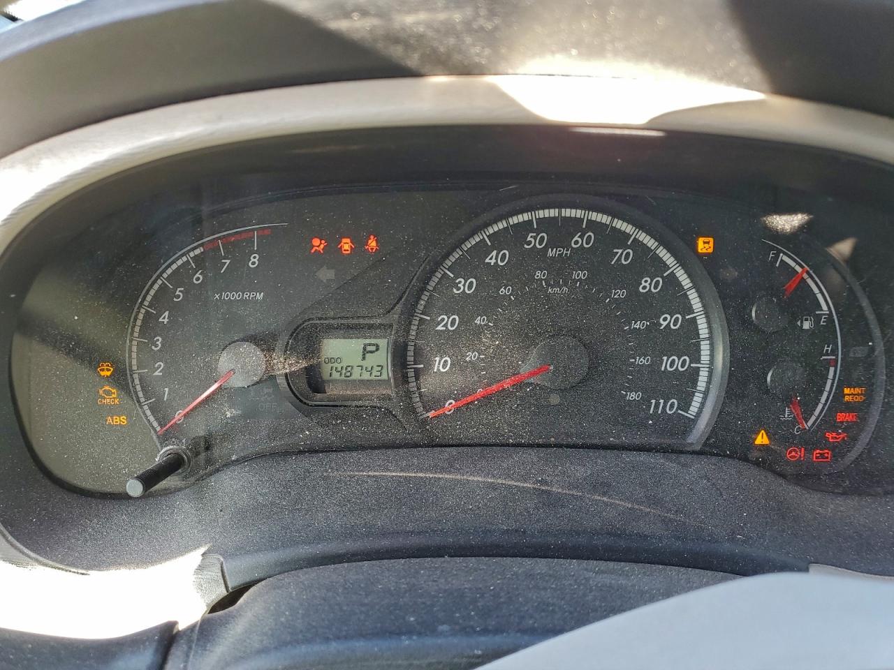 2014 TOYOTA SIENNA LE photo 9