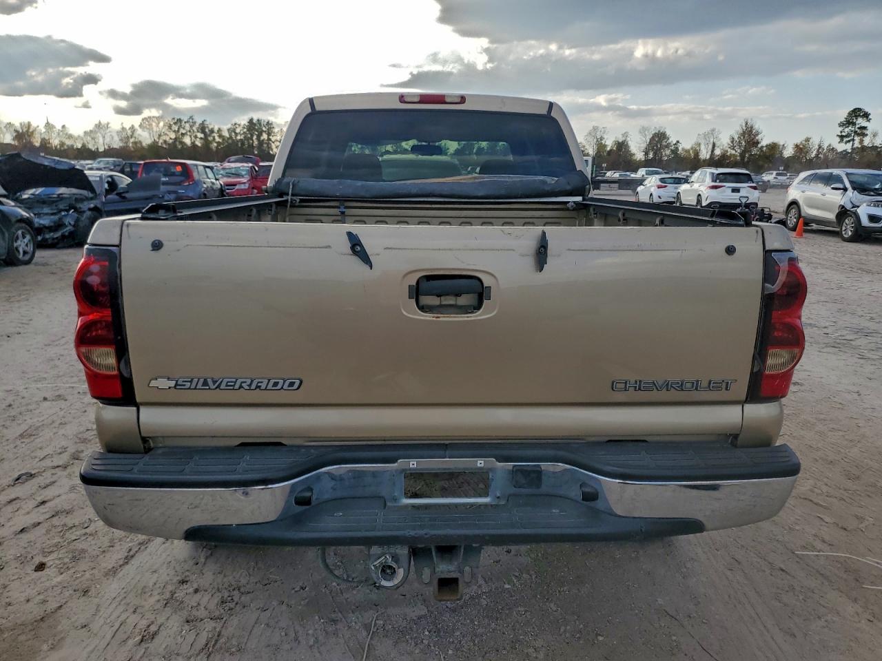 2004 CHEVROLET SILVERADO K2500 photo 6