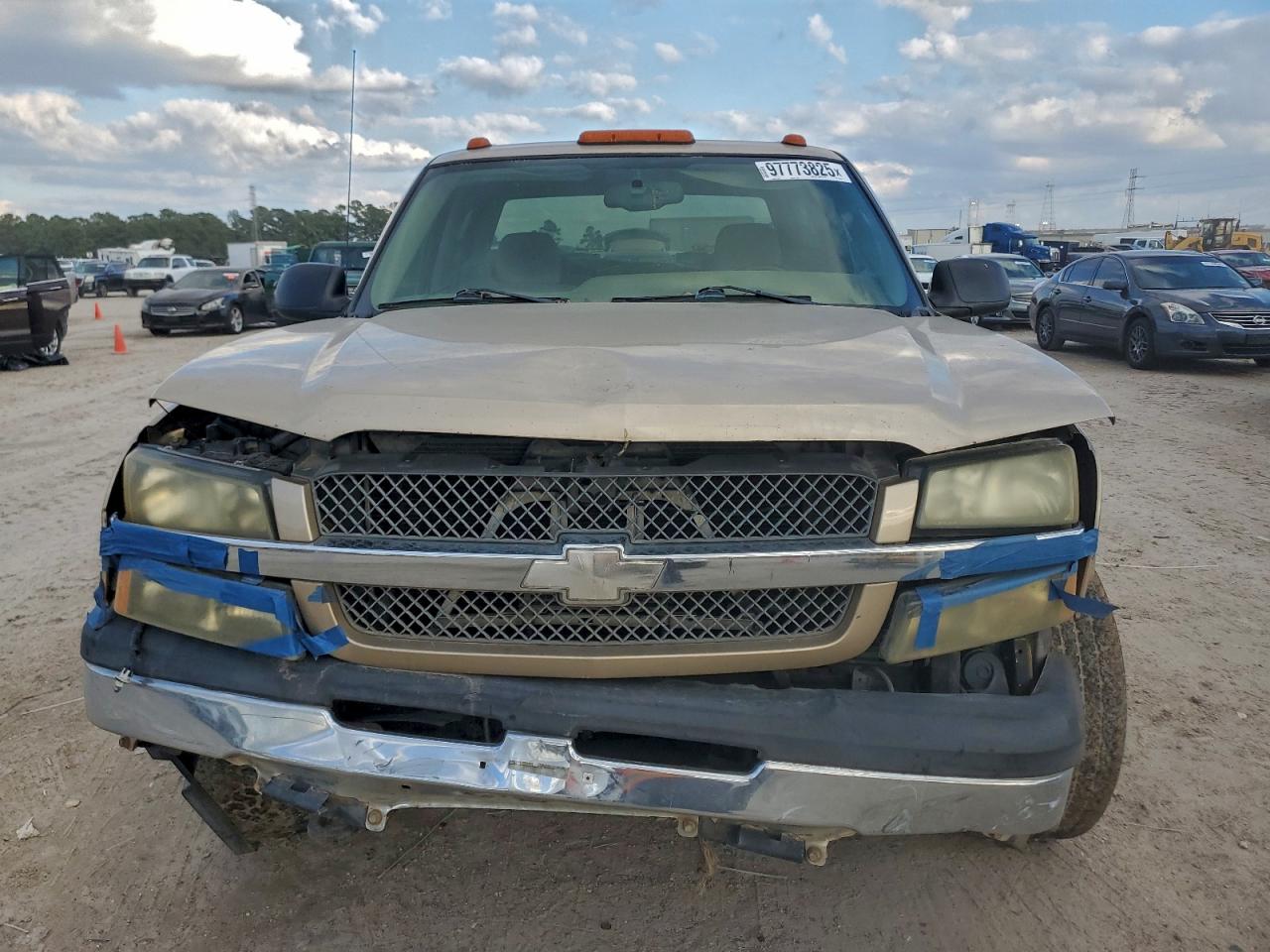 2004 CHEVROLET SILVERADO K2500 photo 5