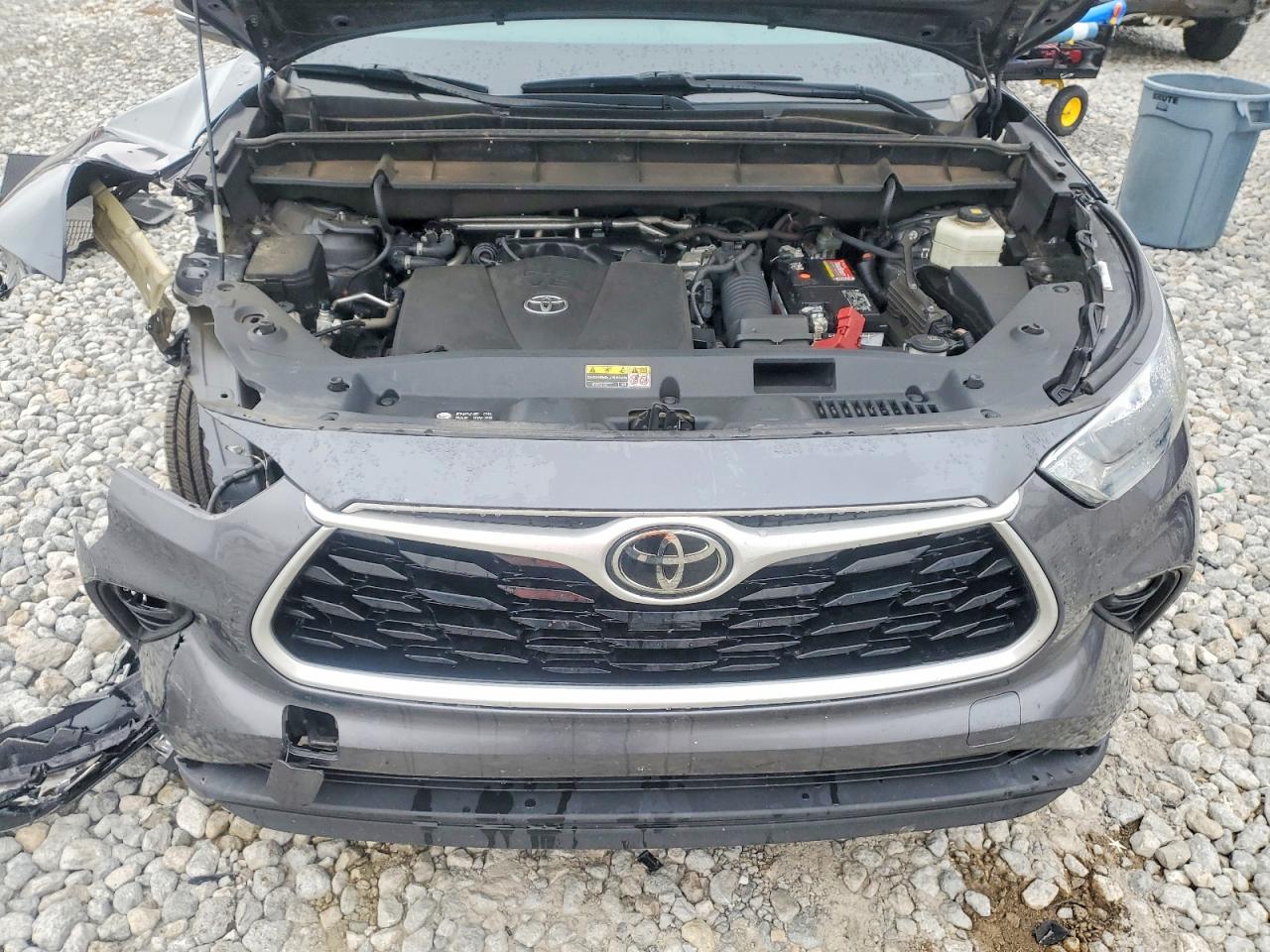 2020 TOYOTA HIGHLANDER XLE photo 12