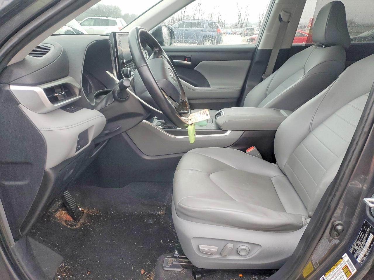 2020 TOYOTA HIGHLANDER XLE photo 7