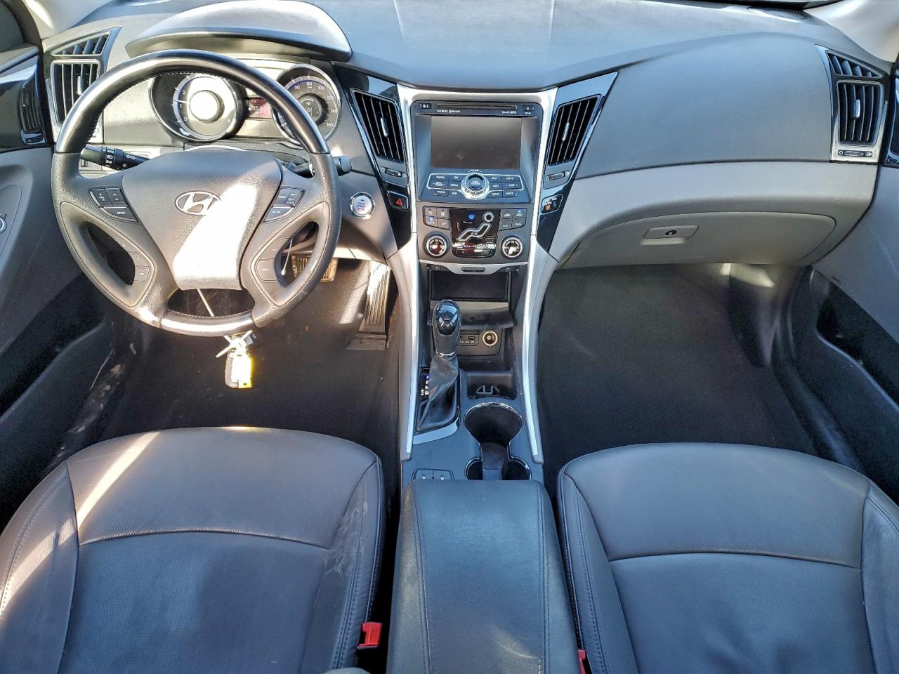 2011 HYUNDAI SONATA SE photo 8